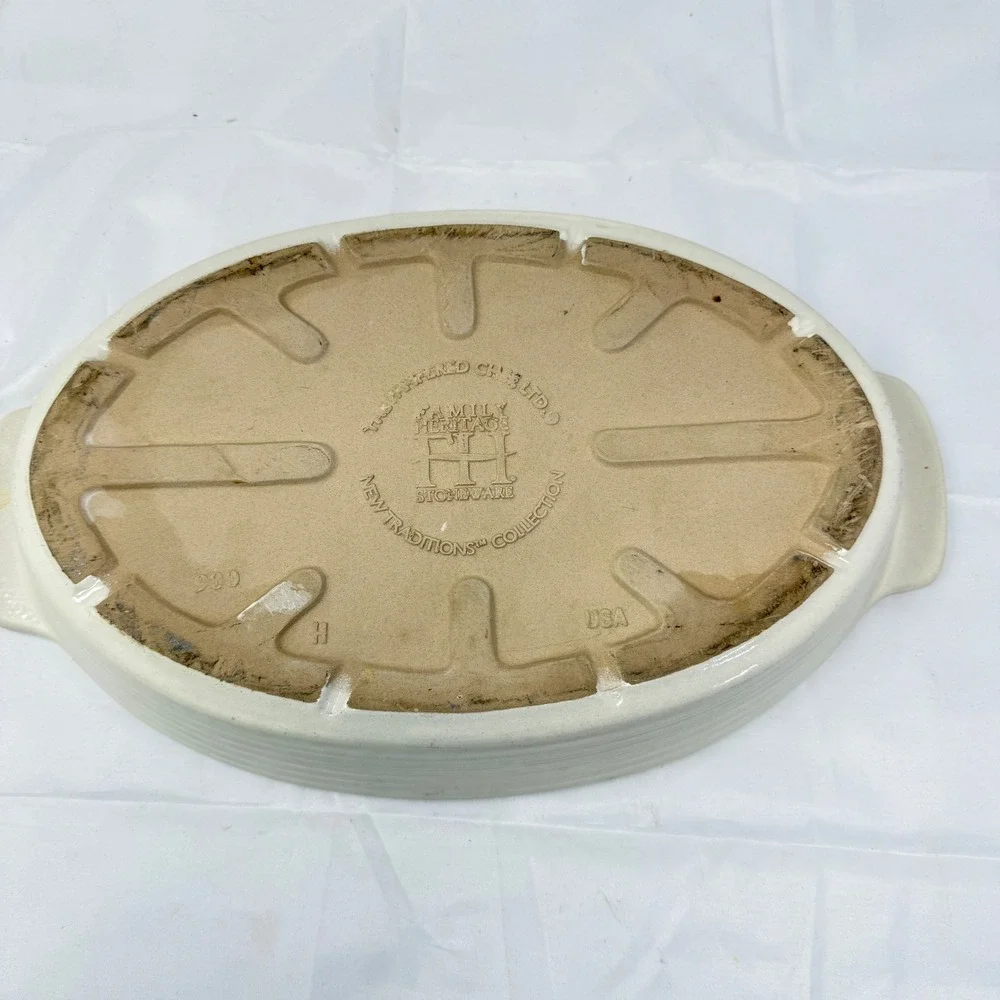 Pampered Chef Family Heritage Stoneware Oval Baker New Traditions Cream 12.5in